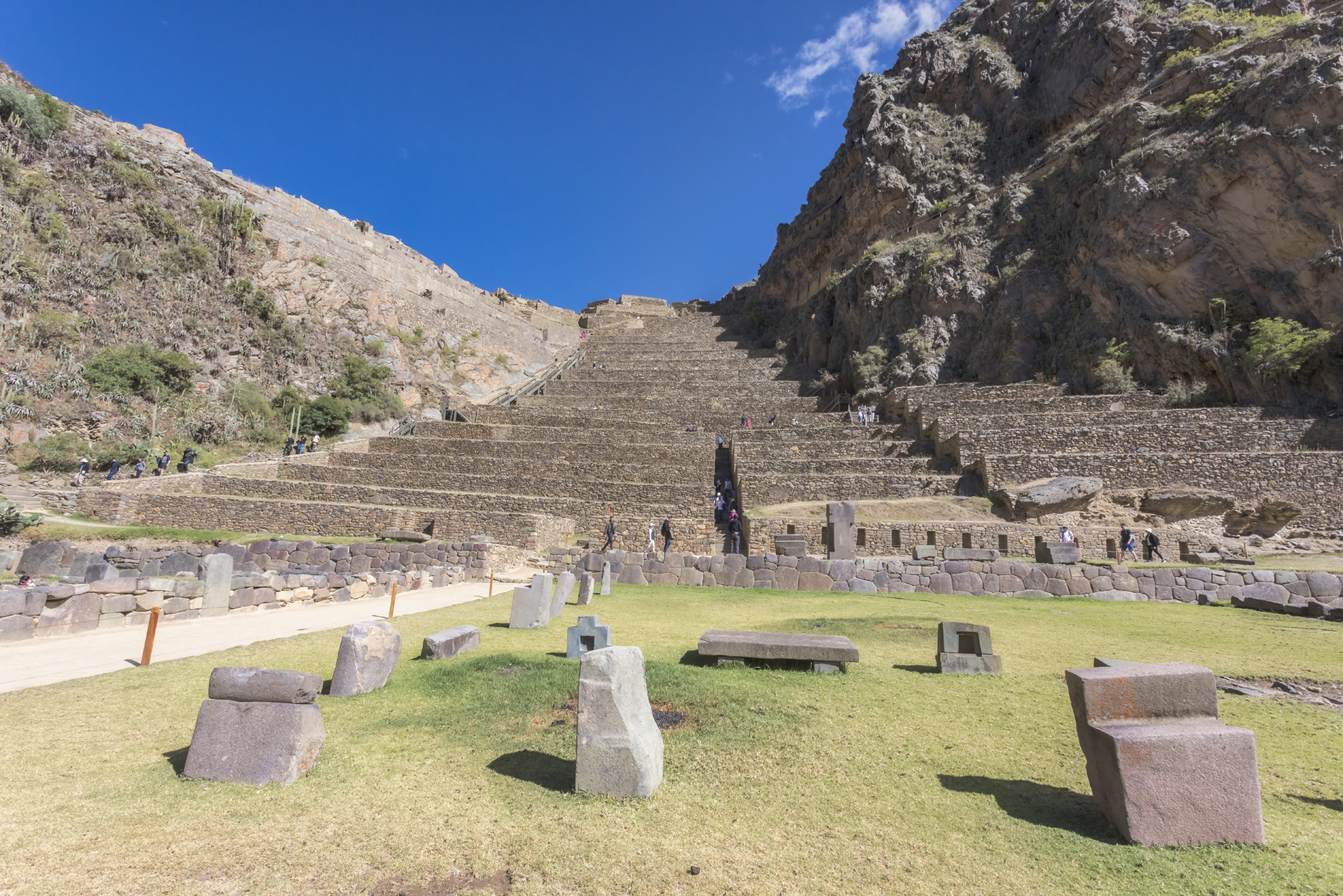 Explore the  Wonders of Ollantaytambo